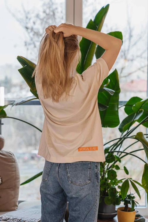 koszulka-do-jogi-t-shirt-z-nadrukiem-jogowym3.jpg